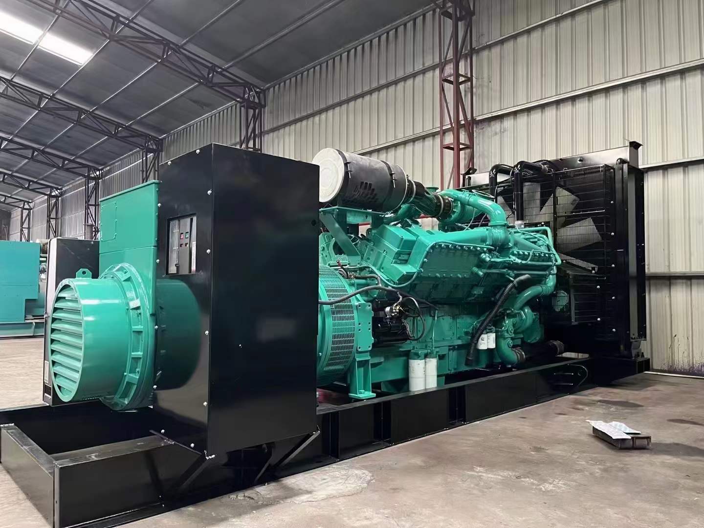 湾里如何降低 800kW 柴油发电机输出电流的波动？