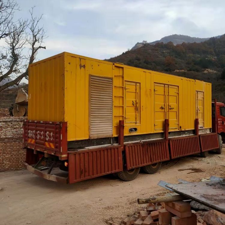 湾里200kW 发电机组在带电阻性负载时，输出功率会受到哪些因素的影响？