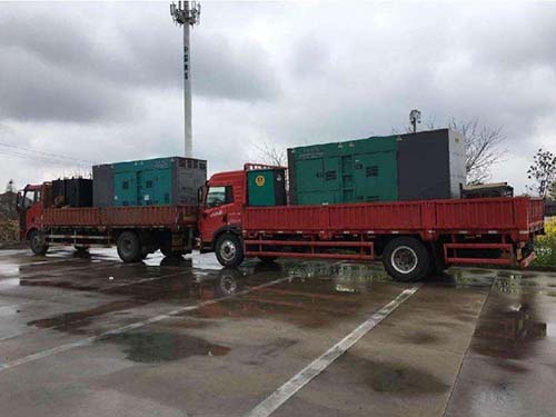 湾里涂抹密封胶后，需要等待多长时间才能安装水冷式机油散热器密封件？